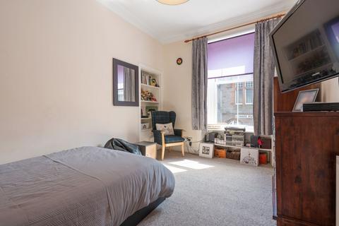 50 Bloomgate, Lanark, ML11 9ET