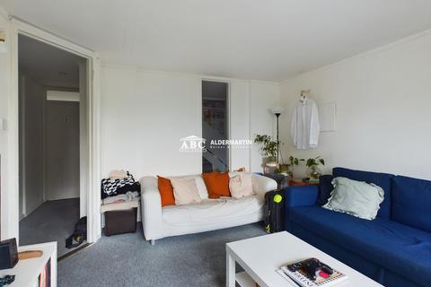 3 bedroom flat for sale, Blantyre Walk:  Worlds End Estate, London, SW10