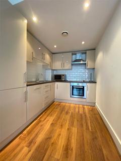 1 bedroom apartment to rent, Queenstown Road, London SW11