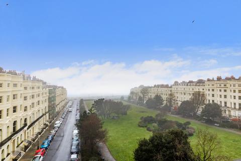 3 bedroom flat for sale, Brunswick Square, Hove, BN3