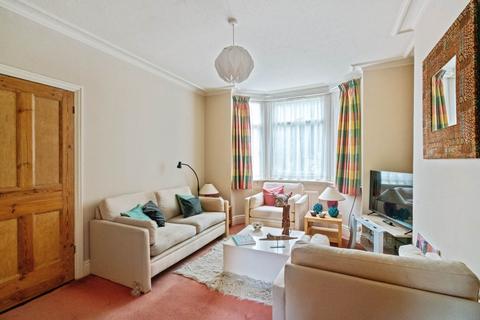 3 bedroom end of terrace house for sale, Koh-I-Noor Avenue, Bushey Village