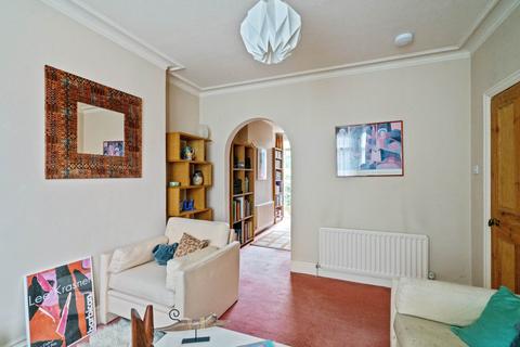 3 bedroom end of terrace house for sale, Koh-I-Noor Avenue, Bushey Village