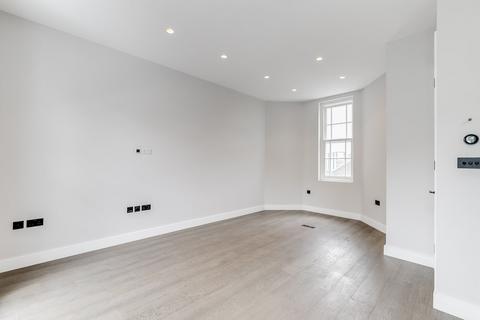 2 bedroom duplex to rent, Gloucester Avenue, London, NW1