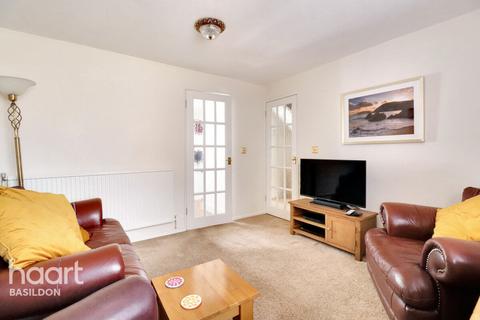 19 Canterbury Close, Basildon, SS14 3TA