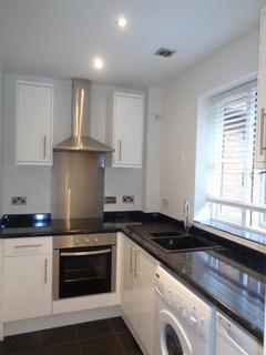 Studio to rent, Dolphin Court, Kingsmead Road HP11