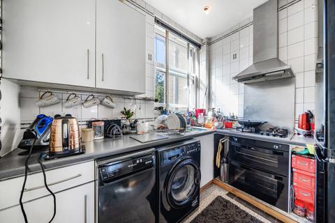 3 bedroom apartment for sale, Charlton Road, London
