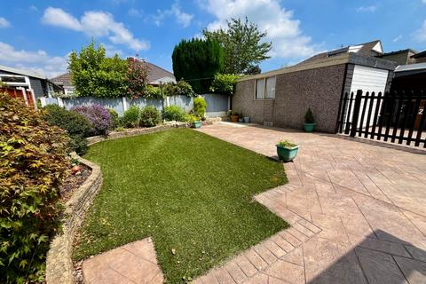 2 bedroom bungalow for sale, Warburton Close, Romiley, Stockport, SK6