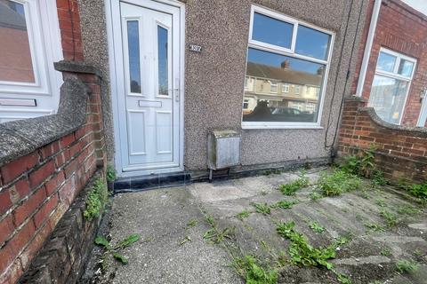 2 bedroom terraced house to rent, Haycroft Street, Grimsby DN31