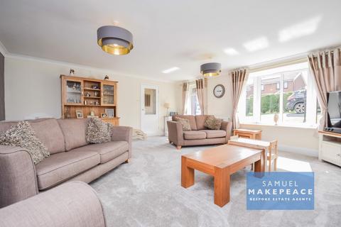 4 bedroom detached house for sale, Newcastle-under-Lyme, Newcastle-under-Lyme ST5