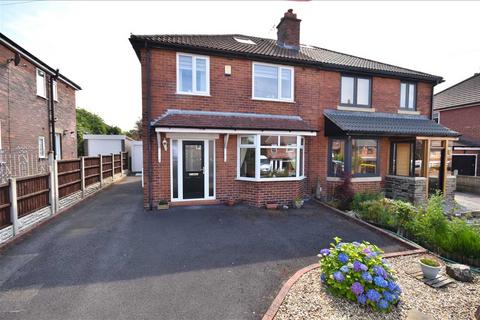 4 bedroom semi-detached house for sale, Highfield Road South, Chorley