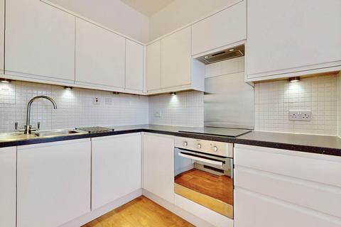 2 bedroom flat for sale, Milton Road, London N6