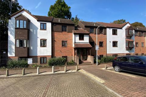 2 bedroom flat to rent, Pages Lane, UXBRIDGE, Middlesex