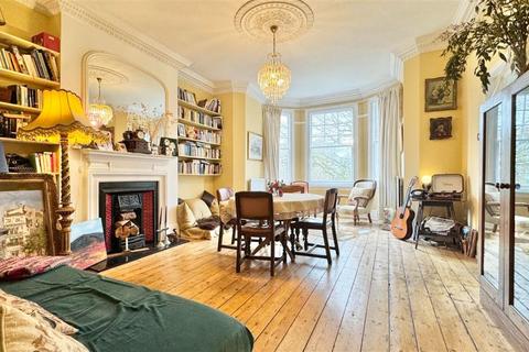 2 bedroom apartment for sale, London N6