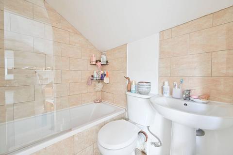 3 bedroom flat to rent, Trafalgar Avenue, Peckham, London, SE15