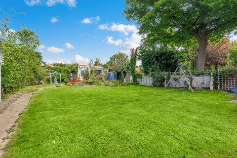23 Hayes Way, Beckenham, BR3 6RJ