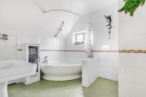 23 Hayes Way, Beckenham, BR3 6RJ
