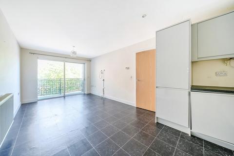 2 bedroom apartment for sale, Canalside, Redhill, Surrey