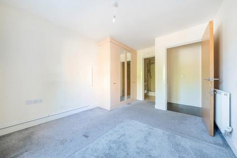 2 bedroom apartment for sale, Canalside, Redhill, Surrey