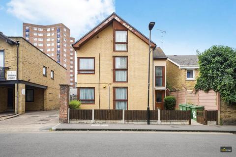1 bedroom flat for sale, Redclyffe Road, London, E6 1DT