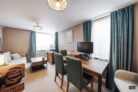 1 bedroom flat for sale, Redclyffe Road, London, E6 1DT