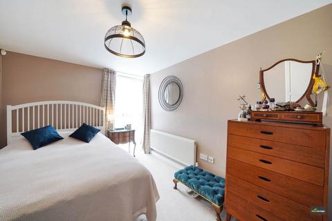 53a Redclyffe Road, London, E6 1DT
