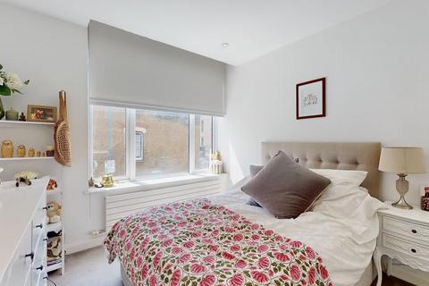 2 bedroom flat to rent, Norroy Road, SW15