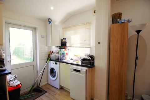 2 bedroom apartment for sale, Harpenden Road, London E12