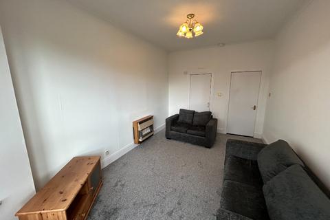 3 bedroom flat to rent, Ballindalloch Drive, Dennistoun, Glasgow, G31