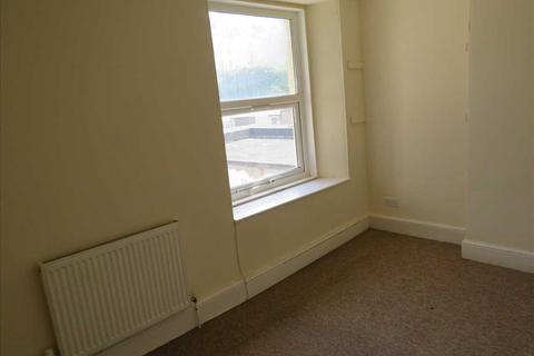 2 bedroom apartment to rent, Pembroke Road, Torquay