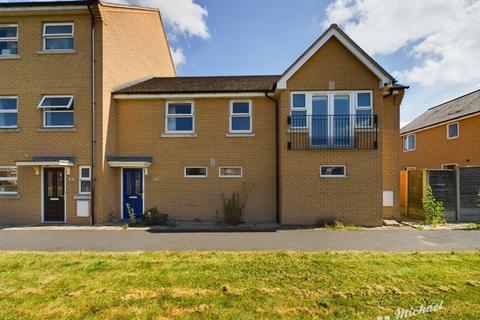 2 bedroom coach house for sale, The Moat, Berryfields, Aylesbury