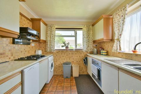 2 bedroom bungalow for sale, Chartres, East Sussex, BEXHILL-ON-SEA, TN40