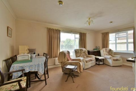 9 Chartres, Bexhill-on-sea, TN40 2NG