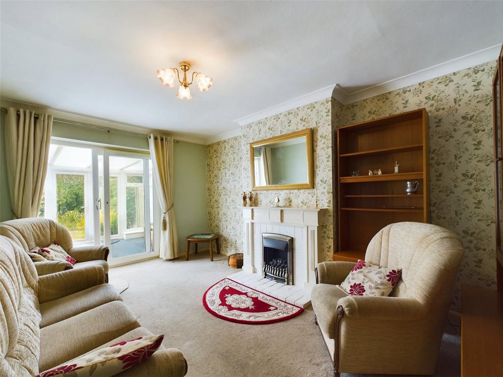 Woodland Avenue, Hutton, Brentwood... 2 bed bungalow for sale £425,000