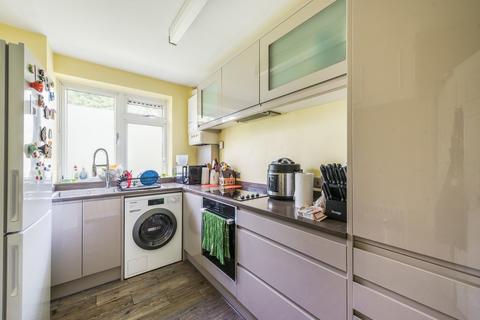 2 bedroom flat to rent, Beaconsfield Close, London W4