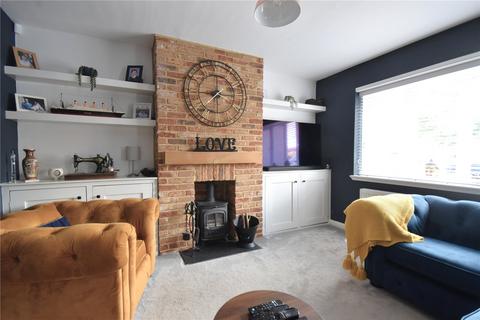 3 bedroom semi-detached house for sale, Horley, Surrey, RH6