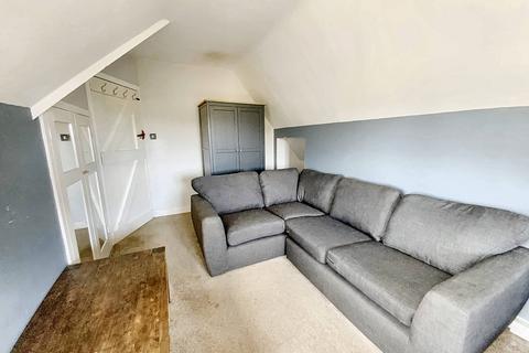 1 bedroom bedsit to rent, Maidstone Road, Nettlestead ME18