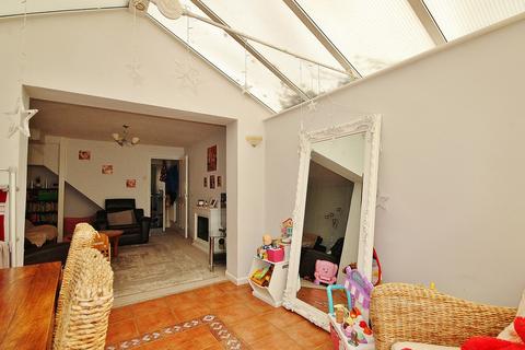 111 Barrington Close, Witney, OX28 5FJ