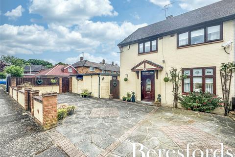 3 bedroom semi-detached house for sale, Taunton Road, Romford, RM3