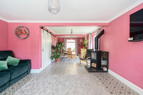 30 Alexander Drive, Cirencester, GL7 1UG