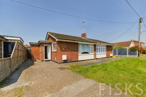 2 bedroom semi-detached bungalow for sale, Tilburg Road, Canvey Island, SS8