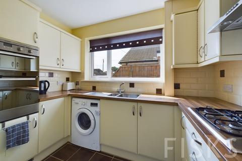 2 bedroom semi-detached bungalow for sale, Tilburg Road, Canvey Island, SS8