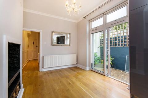 2 bedroom flat to rent, Lomond Grove, Camberwell, London, SE5