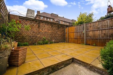 2 bedroom flat to rent, Lomond Grove, Camberwell, London, SE5