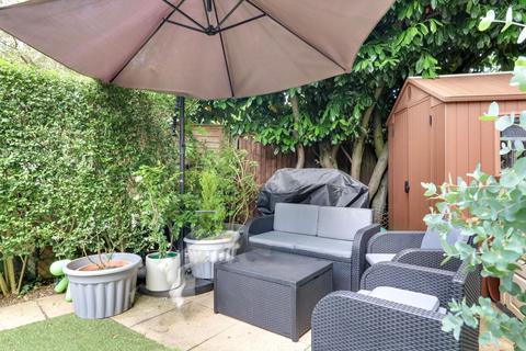 2 Paget Place, Thames Ditton, KT7 0WB