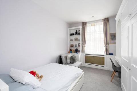 3 bedroom flat for sale, Warwick Gardens, London, W14