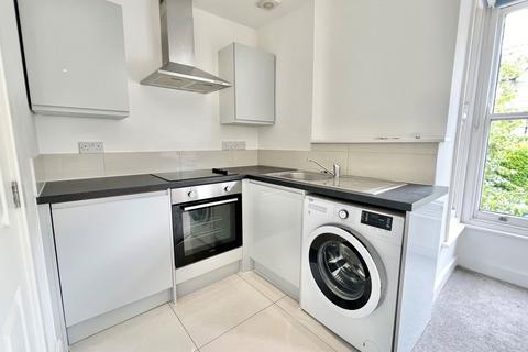 1 bedroom flat for sale, 9-11 Priory Avenue, High Wycombe, Buckinghamshire, HP13 6SQ