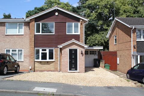 3 bedroom detached house to rent, Orwell Close, Stourbridge