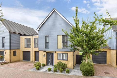 4 bedroom semi-detached house for sale, Westerly Way, St Mary's Island, Chatham, Kent
