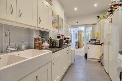 5 Southfields, East Molesey, KT8 0BP