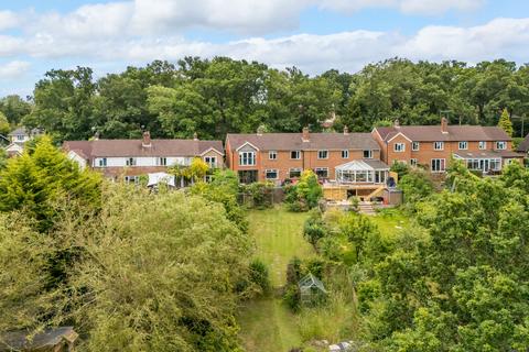 4 bedroom semi-detached house for sale, Wrecclesham Hill, Wrecclesham, Farnham, Surrey, GU10